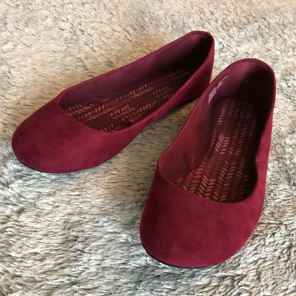 Maroon flats